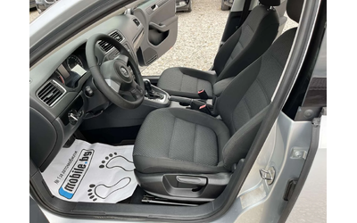 VW Jetta 1.6TDI 105к DSG BLUEMOTION КЛИМАТРОНИК ВНОС ИТАЛИЯ - автомобили, коли, обяви за нови и употребявани 7