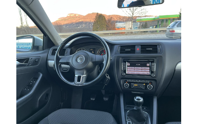 VW Jetta 1.2 TURBO 105кс 4 ЦИЛИНДЪРА EURO 5A КАТО НОВА - автомобили, коли, обяви за нови и употребявани 11