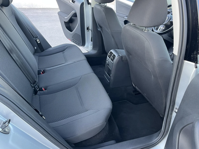 VW Jetta 1.2 TURBO 105кс 4 ЦИЛИНДЪРА EURO 5A КАТО НОВА - автомобили, коли, обяви за нови и употребявани 9