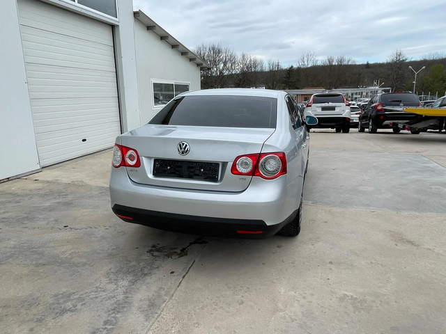 VW Jetta 1.9tdi 105k.c * Nova* UNIKAT* - автомобили, коли, обяви за нови и употребявани 13