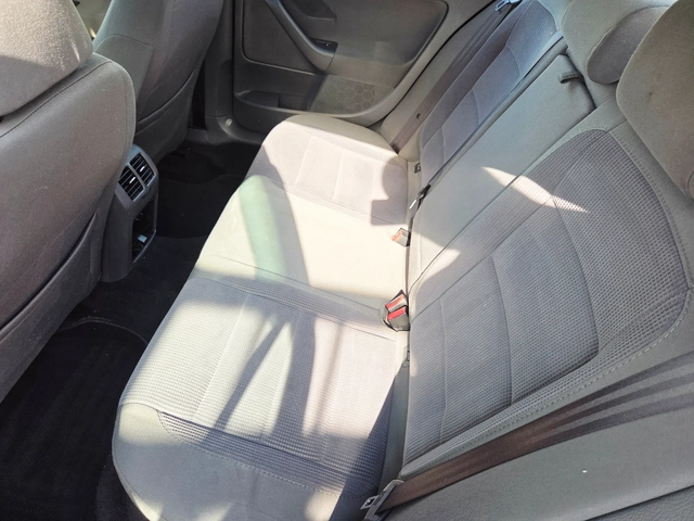 VW Jetta 1, 600EURO4 - автомобили, коли, обяви за нови и употребявани 10