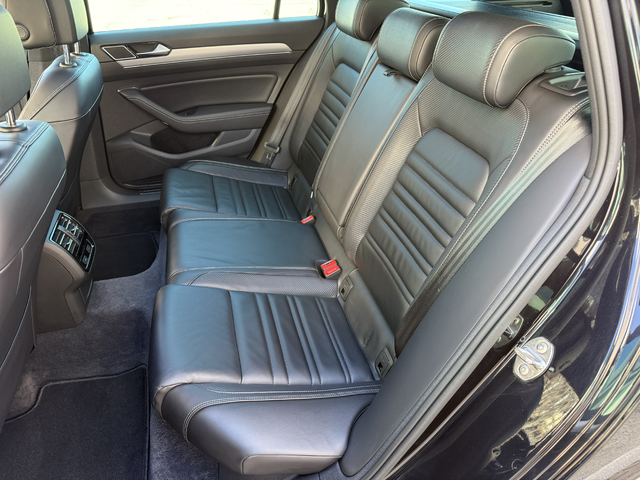 VW Passat 1.8TSi R-Line SWISS - автомобили, коли, обяви за нови и употребявани 10