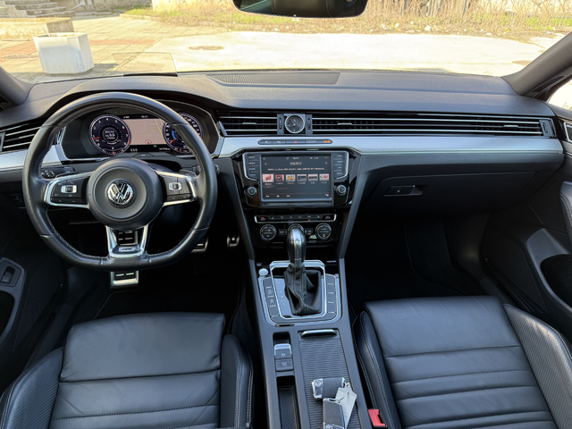 VW Passat 1.8TSi R-Line SWISS - автомобили, коли, обяви за нови и употребявани 7