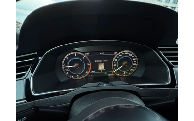 VW Passat 2.0 TDI 4Motion R-Line Camera Швейцария - автомобили, коли, обяви за нови и употребявани 10