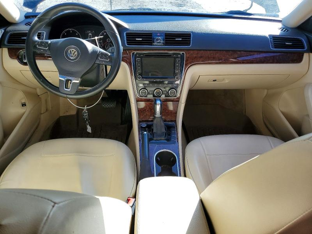 VW Passat 2.0L 4 Front-wheel Drive - автомобили, коли, обяви за нови и употребявани 8