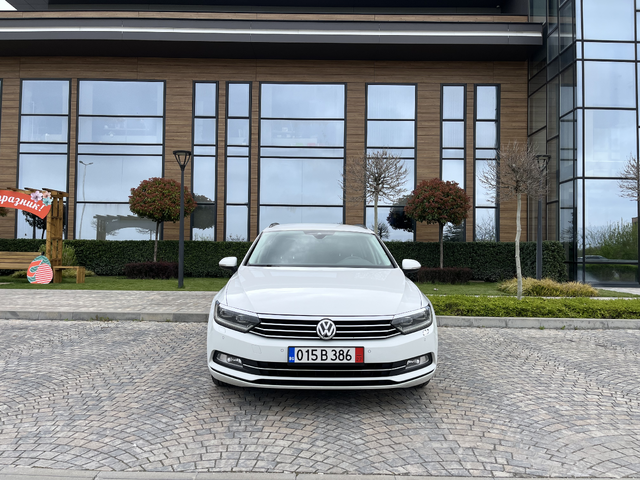 VW Passat 2.0TDI 150 к.с. Full led Disronik Navigation - автомобили, коли, обяви за нови и употребявани 0