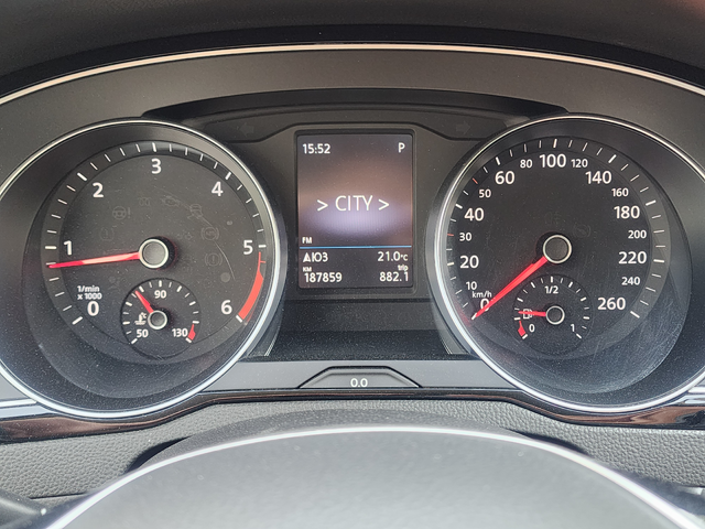 VW Passat 2.0TDI DSG - автомобили, коли, обяви за нови и употребявани 7