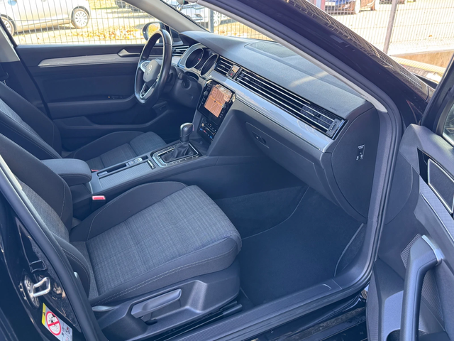 VW Passat 2.0TDI R-Line 150кс DSG* Keyless* ПЕРФЕКТЕН* - автомобили, коли, обяви за нови и употребявани 11