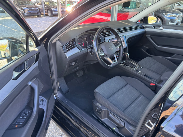 VW Passat 2.0TDI R-Line 150кс DSG* Keyless* ПЕРФЕКТЕН* - автомобили, коли, обяви за нови и употребявани 8