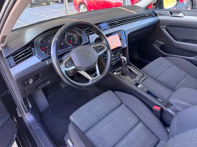 VW Passat 2.0TDI R-Line 150кс DSG* Keyless* ПЕРФЕКТЕН* - автомобили, коли, обяви за нови и употребявани 9