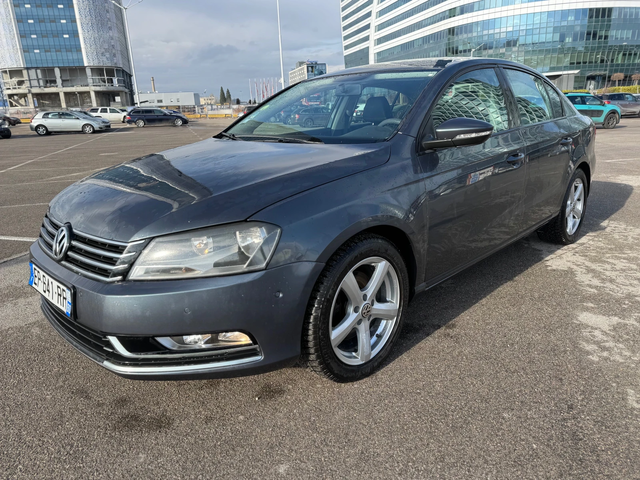 VW Passat 2.0TDI-AUTO-NAVI-177 - автомобили, коли, обяви за нови и употребявани 0
