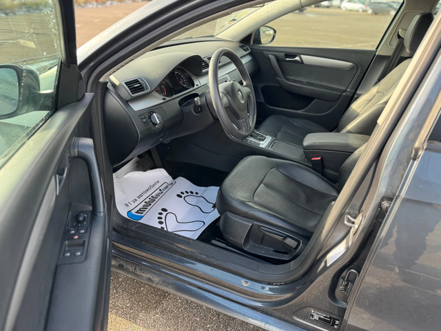VW Passat 2.0TDI-AUTO-NAVI-177 - автомобили, коли, обяви за нови и употребявани 11