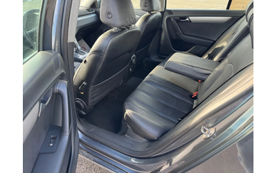 VW Passat 2.0TDI-AUTO-NAVI-177 - автомобили, коли, обяви за нови и употребявани 12