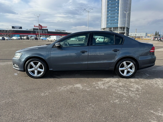 VW Passat 2.0TDI-AUTO-NAVI-177 - автомобили, коли, обяви за нови и употребявани 2