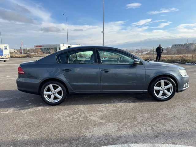 VW Passat 2.0TDI-AUTO-NAVI-177 - автомобили, коли, обяви за нови и употребявани 5