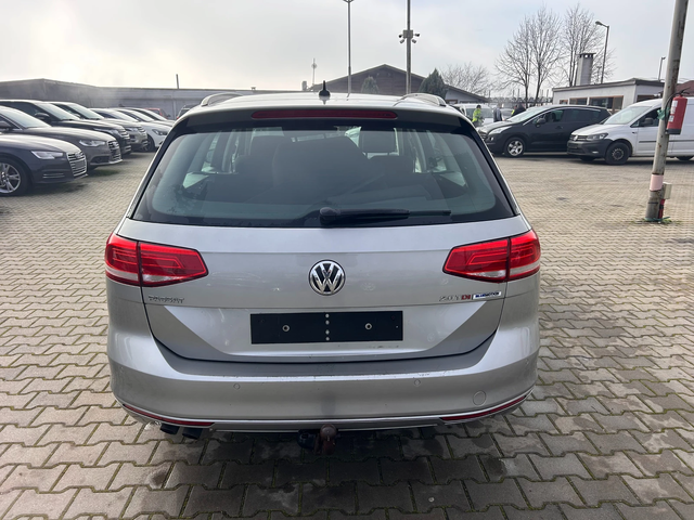 VW Passat 2.0TDI AVTOMAT/NAVI EURO 6 - автомобили, коли, обяви за нови и употребявани 6