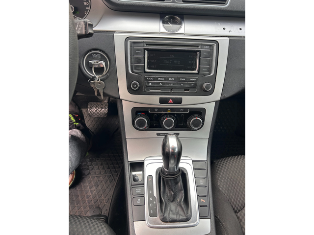 VW Passat 2.0TDI AVTOMAT EURO 5 - автомобили, коли, обяви за нови и употребявани 11