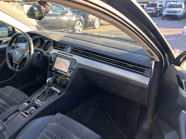 VW Passat 2.0TSI R-LINE 4MOTION/AVTOMAT/PANORAMA/KOJA EURO 6 - автомобили, коли, обяви за нови и употребявани 10