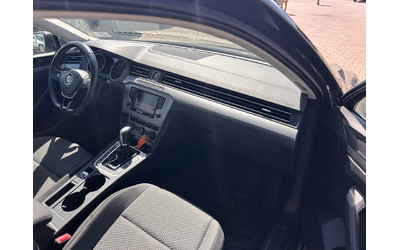VW Passat 1.6TDI AVTOMAT/NAVI EURO 6 - автомобили, коли, обяви за нови и употребявани 9