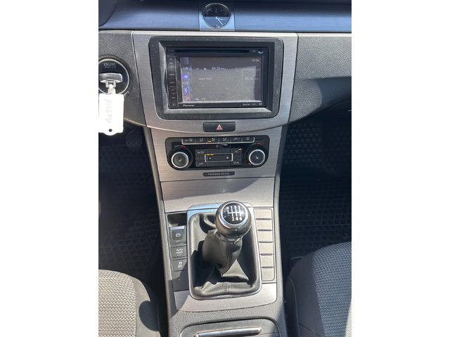 VW Passat 1.8TSI NAVI EURO 5 - автомобили, коли, обяви за нови и употребявани 11