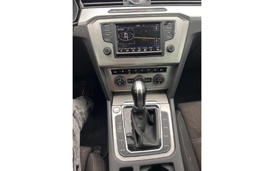 VW Passat 2.0TDI AVTOMAT/NAVI EURO 6 - автомобили, коли, обяви за нови и употребявани 11