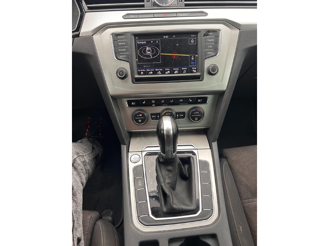 VW Passat 2.0TDI AVTOMAT/NAVI EURO 6 - автомобили, коли, обяви за нови и употребявани 11