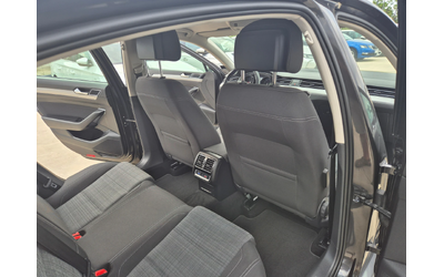 VW Passat НОВ-2.0-А/Т-150кс - автомобили, коли, обяви за нови и употребявани 9