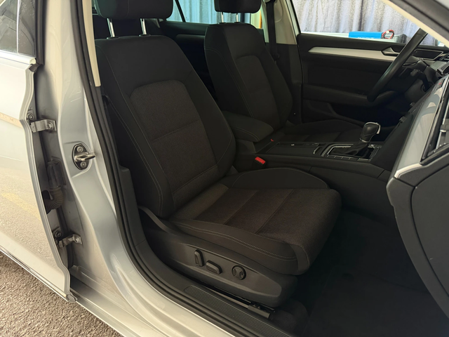 VW Passat 2.0TDI* 190к.с* СЕРВИЗНА КНИЖКА С ПЪЛНА ИСТОРИЯ В - автомобили, коли, обяви за нови и употребявани 10