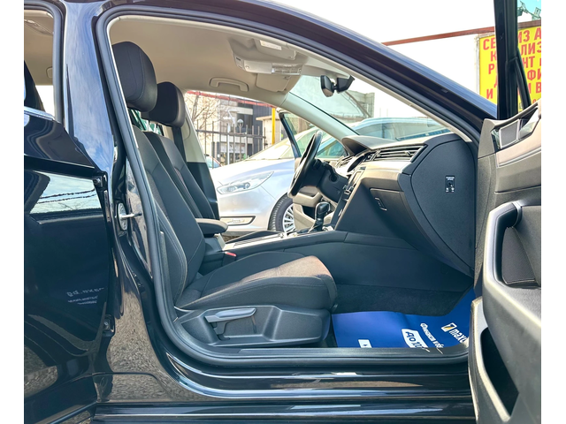 VW Passat 2.0TDI 190HP 4-Motion Keyless Go Automatic - автомобили, коли, обяви за нови и употребявани 9