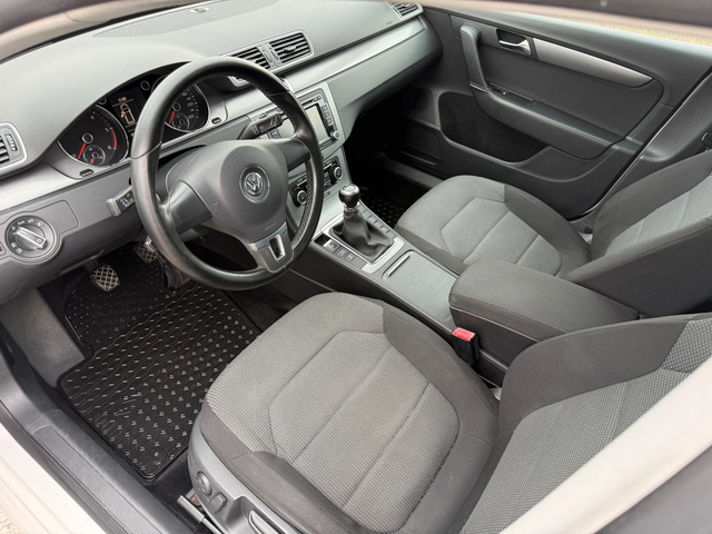 VW Passat 2.0 TDI / 4MOTION / NAVI / PARKTRONIC / AVTOPILOT - автомобили, коли, обяви за нови и употребявани 9