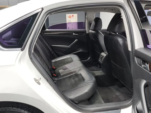 VW Passat 2.0 Tdi B7 - автомобили, коли, обяви за нови и употребявани 11