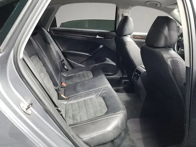 VW Passat 2.0 Tdi B7 - автомобили, коли, обяви за нови и употребявани 11
