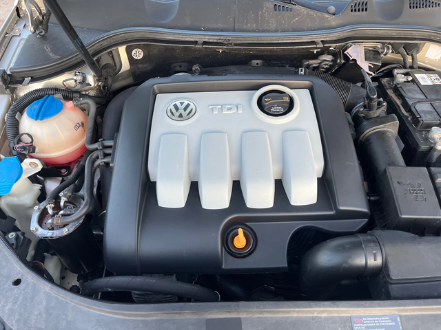 VW Passat 1.9TDI-105-ITALIA - автомобили, коли, обяви за нови и употребявани 13