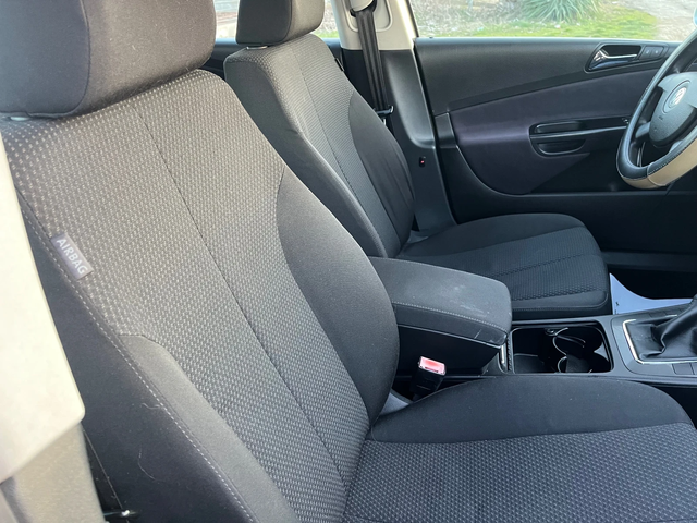 VW Passat 1.9TDI-105-ITALIA - автомобили, коли, обяви за нови и употребявани 5