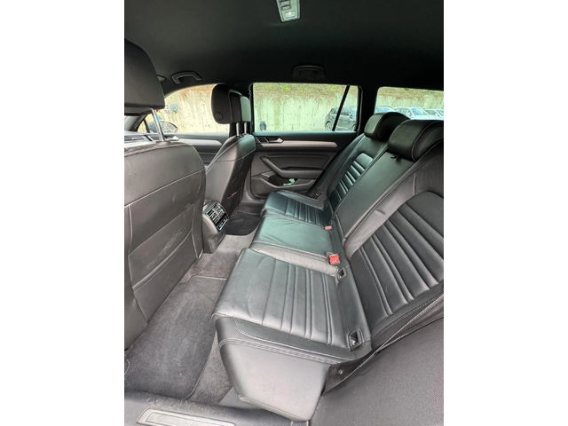 VW Passat R-Line - автомобили, коли, обяви за нови и употребявани 8