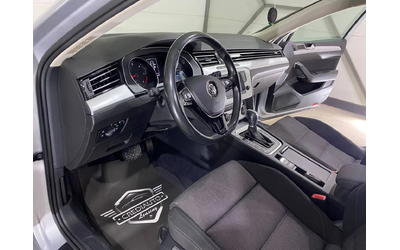VW Passat 1.6 TDI * NAVI* CAMERA* - автомобили, коли, обяви за нови и употребявани 6