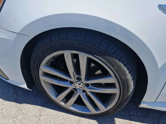 VW Passat Highline| ПОДГРЕВИ| 2 КЛЮЧА| ШИБИДАХ| CARFAX - автомобили, коли, обяви за нови и употребявани 5