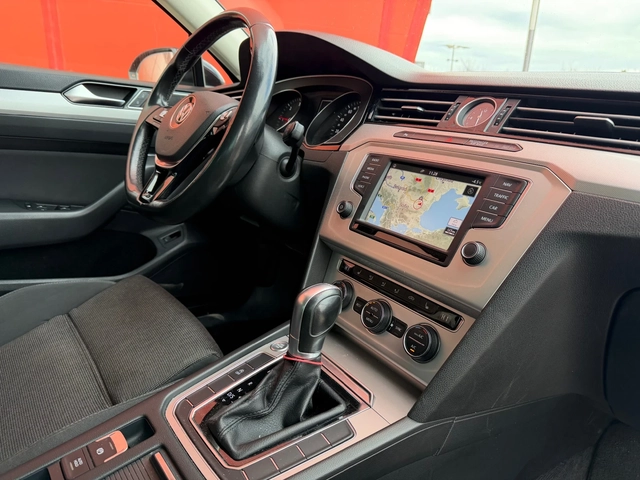 VW Passat DSG* Автоматик* Масаж* Подгрев - автомобили, коли, обяви за нови и употребявани 9