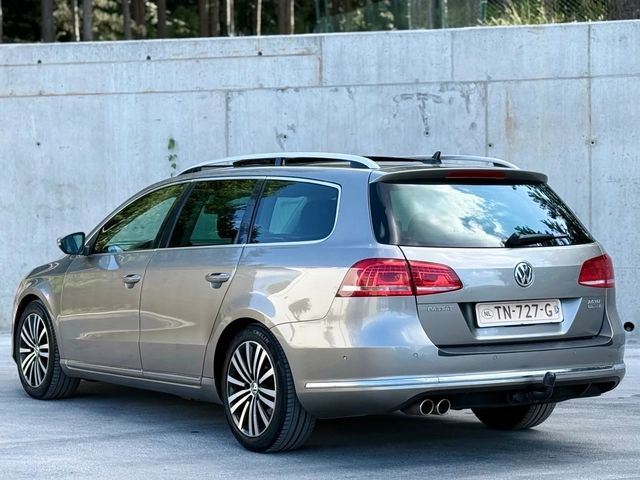 VW Passat 2.0TDi HIGHLINE* DSG* CarPlay* KEYLESS GO* LED - автомобили, коли, обяви за нови и употребявани 4