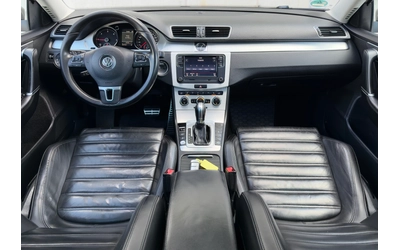 VW Passat 2.0TDi HIGHLINE* DSG* CarPlay* KEYLESS GO* LED - автомобили, коли, обяви за нови и употребявани 9