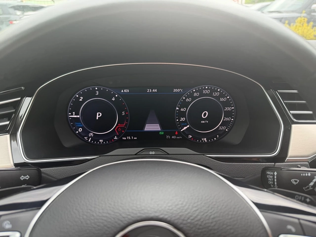 VW Passat R-Line* 4motion* DYNAUDIO* 240к.с.* 360 камери - автомобили, коли, обяви за нови и употребявани 10