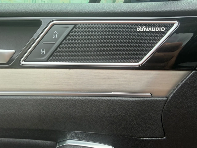 VW Passat R-Line* 4motion* DYNAUDIO* 240к.с.* 360 камери - автомобили, коли, обяви за нови и употребявани 13