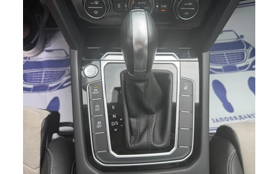 VW Passat R-Line* 4motion* DYNAUDIO* 240к.с.* 360 камери - автомобили, коли, обяви за нови и употребявани 9