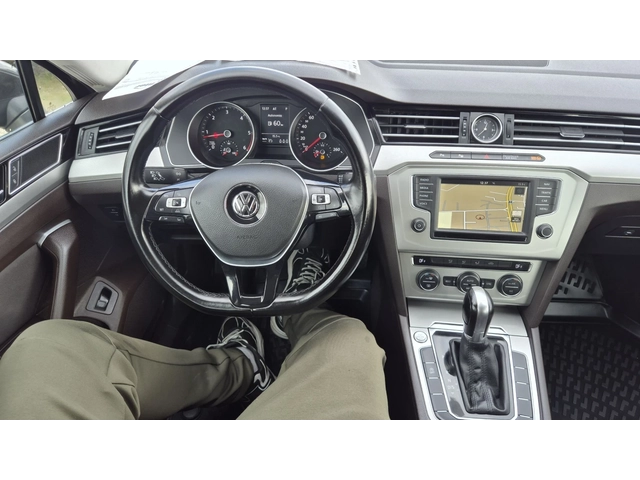 VW Passat 1.6TDI COMFORT КАМЕРА НАВИ ЛИЗИНГ ВИДЕО - автомобили, коли, обяви за нови и употребявани 12