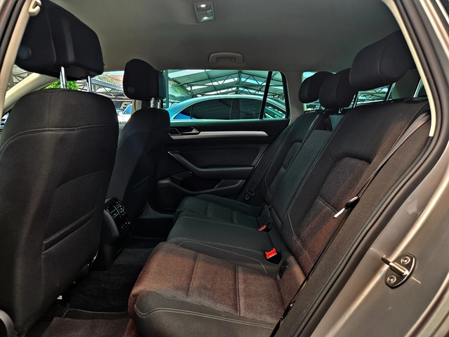 VW Passat 2.0TDI/GERMANY/DISTRONIC/ERGO COMFORT/CAR PLAY/LIZ - автомобили, коли, обяви за нови и употребявани 15