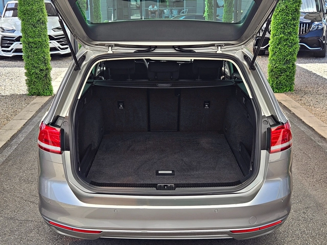 VW Passat 2.0TDI/GERMANY/DISTRONIC/ERGO COMFORT/CAR PLAY/LIZ - автомобили, коли, обяви за нови и употребявани 7