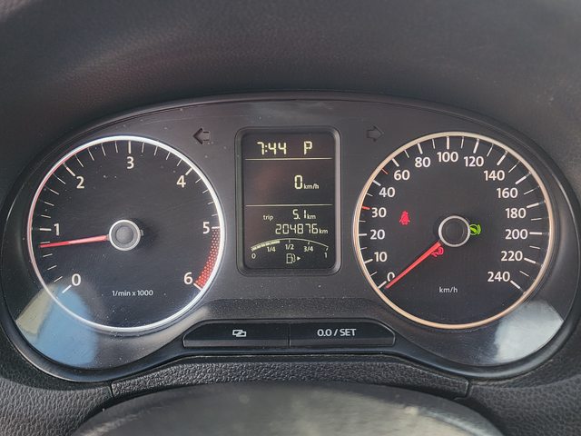 VW Polo 1.6TDI DSG - автомобили, коли, обяви за нови и употребявани 7