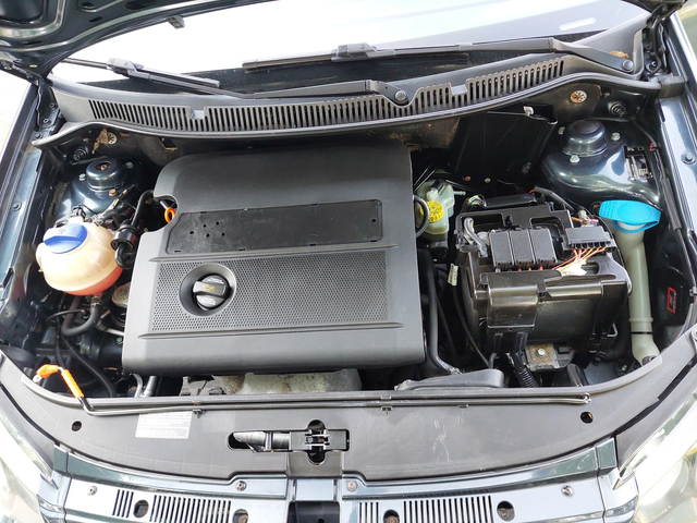 VW Polo 1, 4i AUTOMATIC - автомобили, коли, обяви за нови и употребявани 13