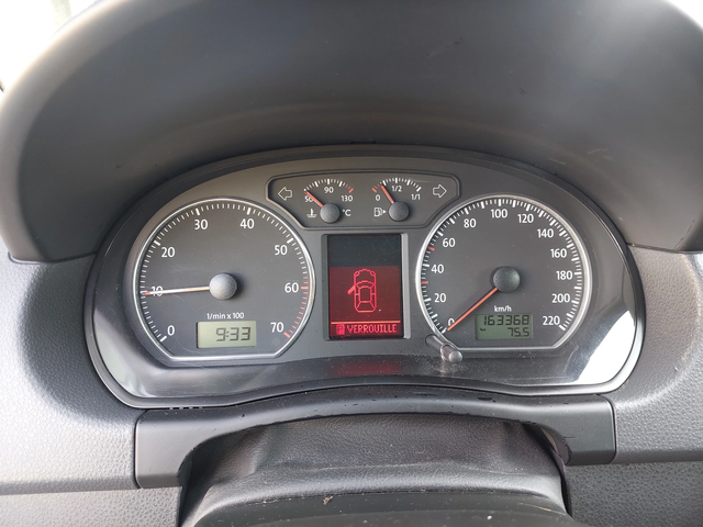 VW Polo 1, 4i AUTOMATIC - автомобили, коли, обяви за нови и употребявани 8