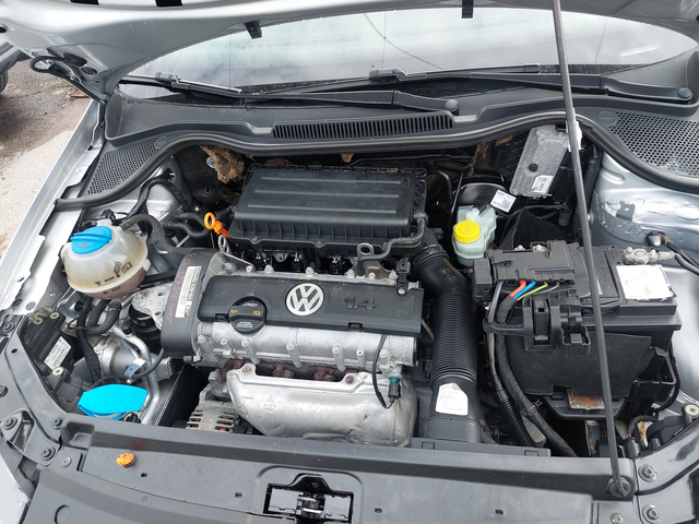 VW Polo 1, 4i 86ps СТАРИЯ МОТОР!!! - автомобили, коли, обяви за нови и употребявани 13